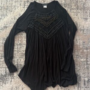 VENUS Elegant Black Top with Detailed Embroidery